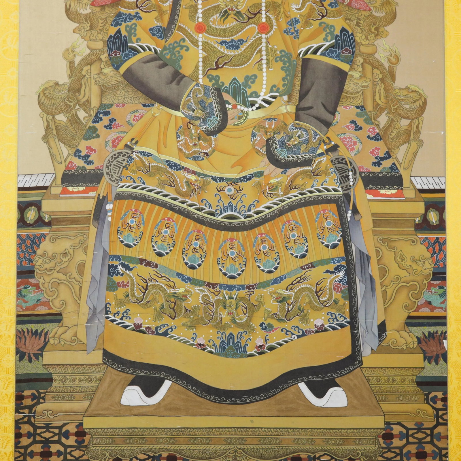 Pair of Vintage Chinese Imperial Ancestor Portraits on Silk: Qing Dynasty Emperor & Empress - 3