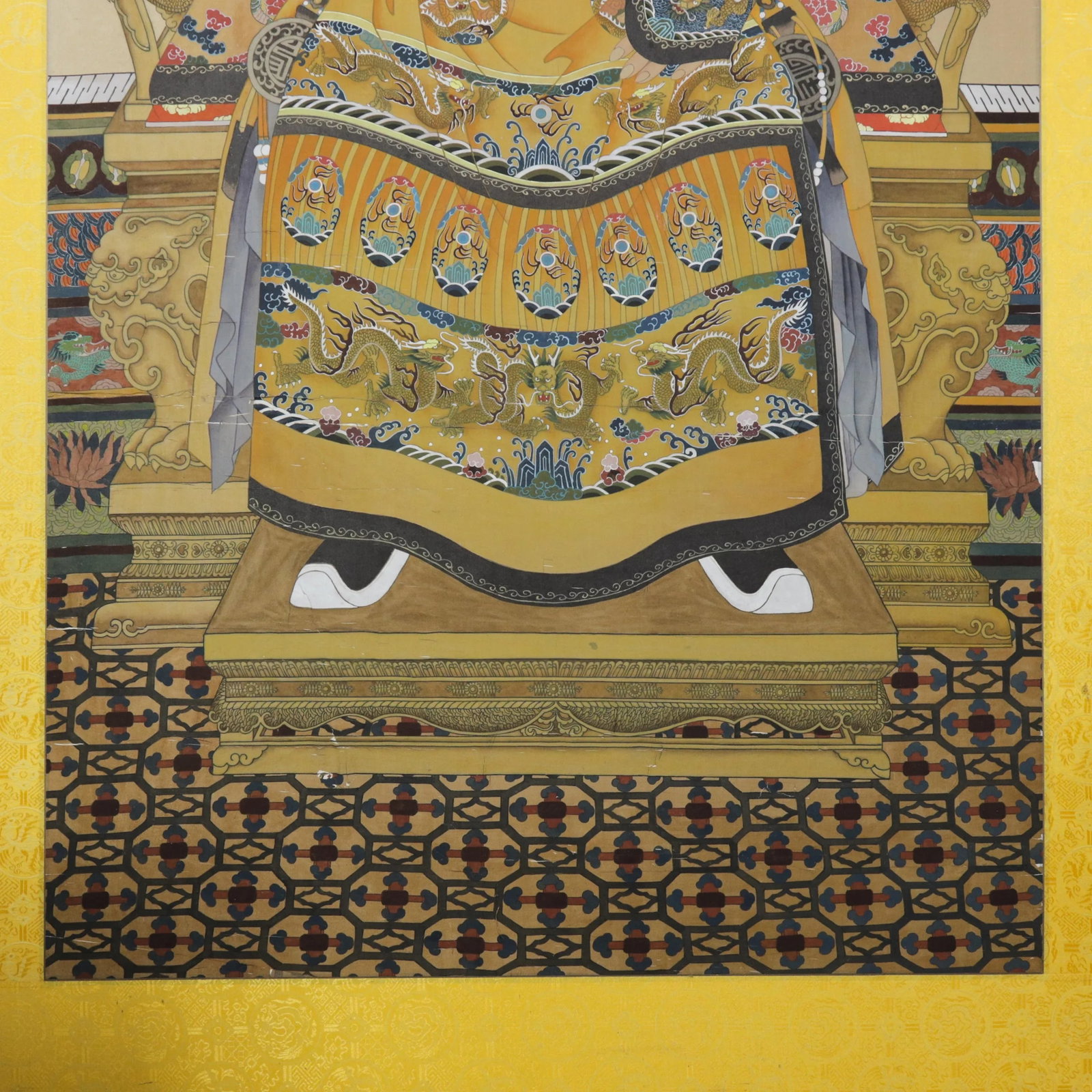 Pair of Vintage Chinese Imperial Ancestor Portraits on Silk: Qing Dynasty Emperor & Empress - 4