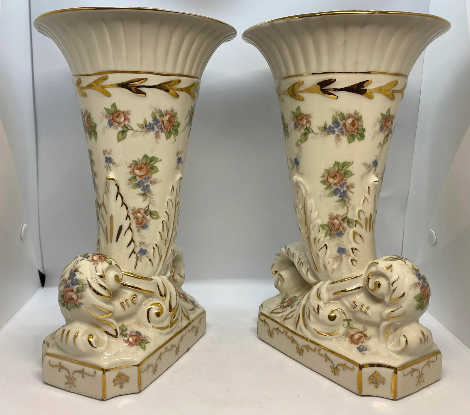 1940's English Hand Decorated "Eaton China" Vases With Pink Roses & Blue Posies Design - a Pair - 2