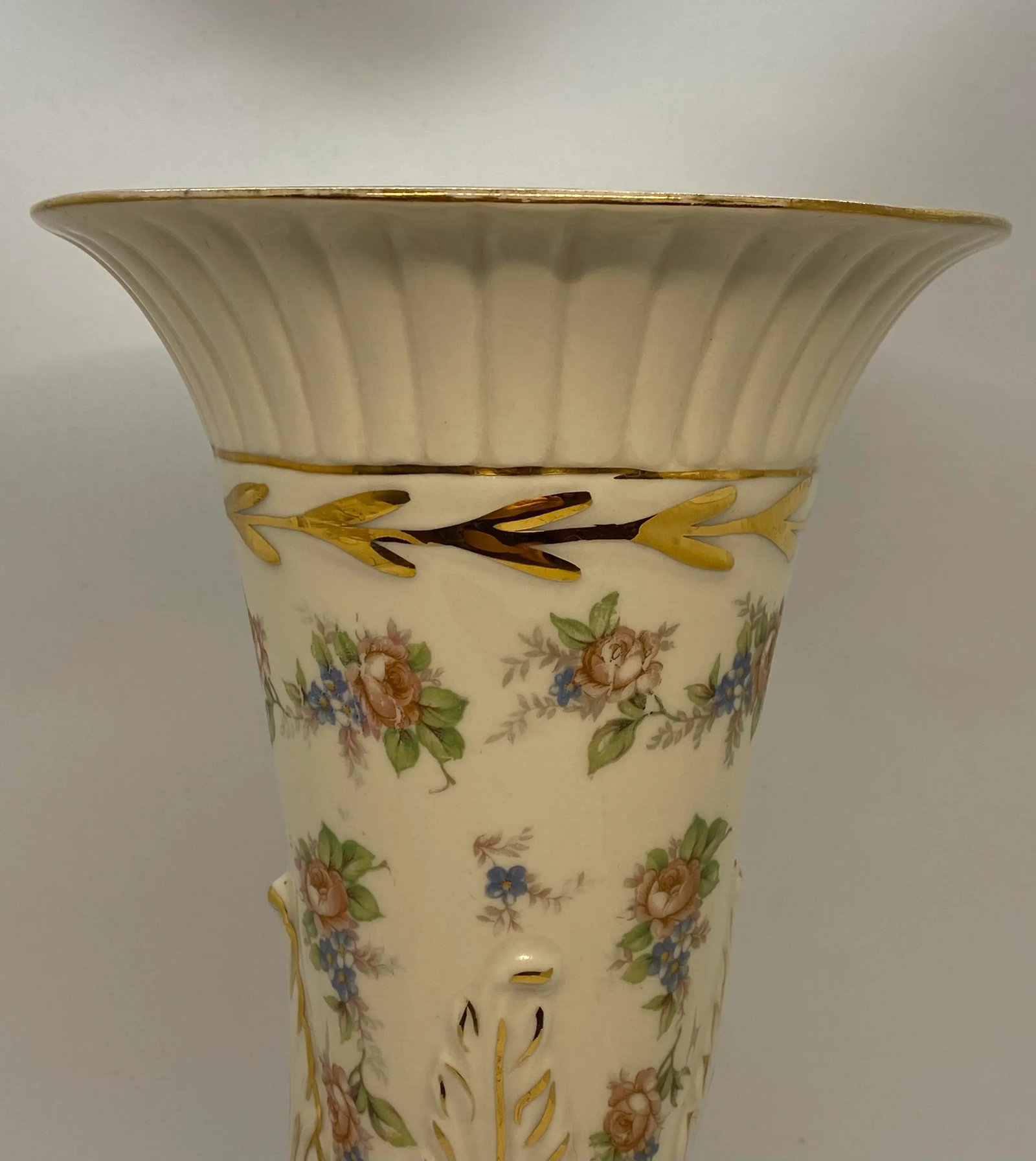1940's English Hand Decorated "Eaton China" Vases With Pink Roses & Blue Posies Design - a Pair - 8