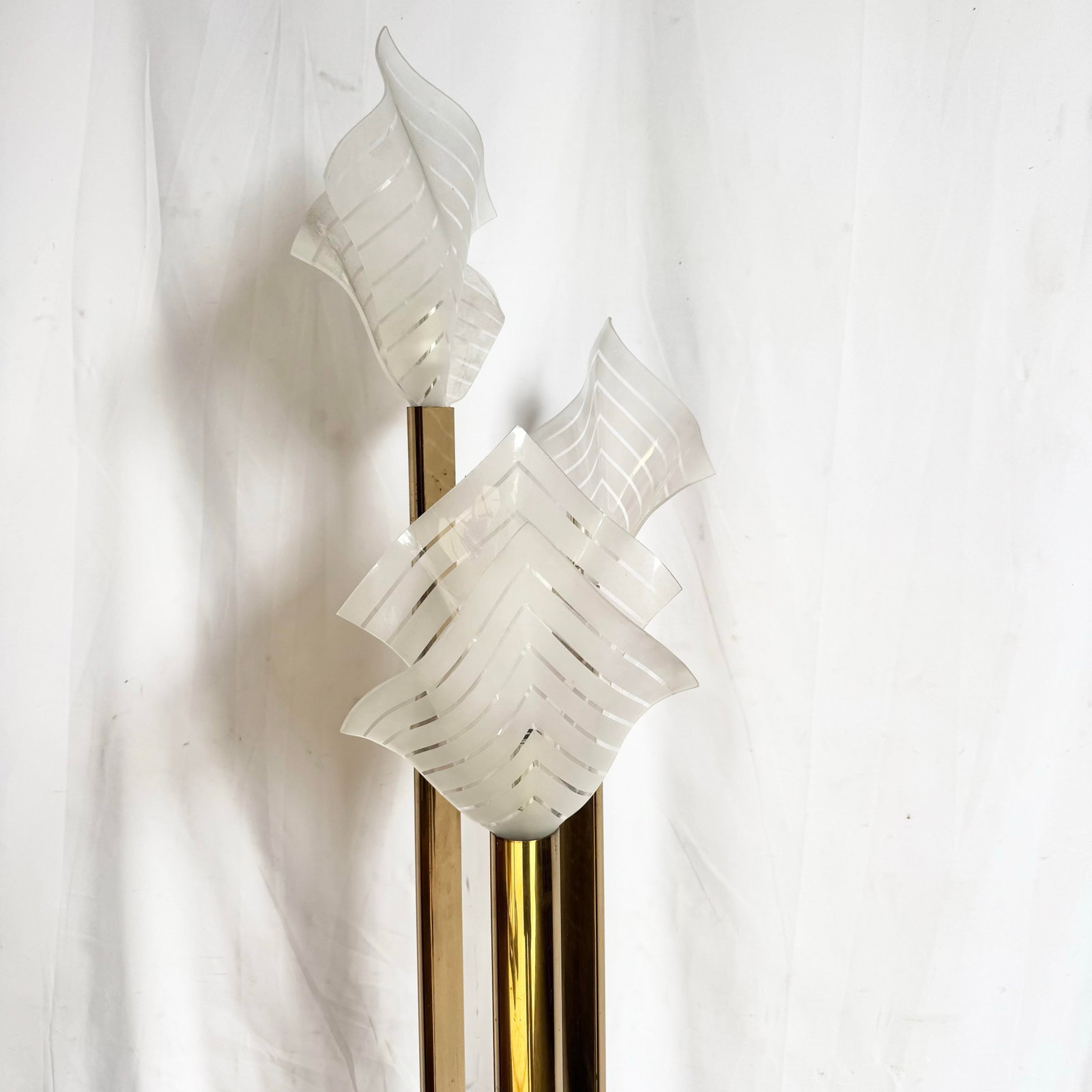Art Deco Sculptural Acrylic and Brass Torchiere Floor Lamp With Calla Lily-Inspired Shades - 12