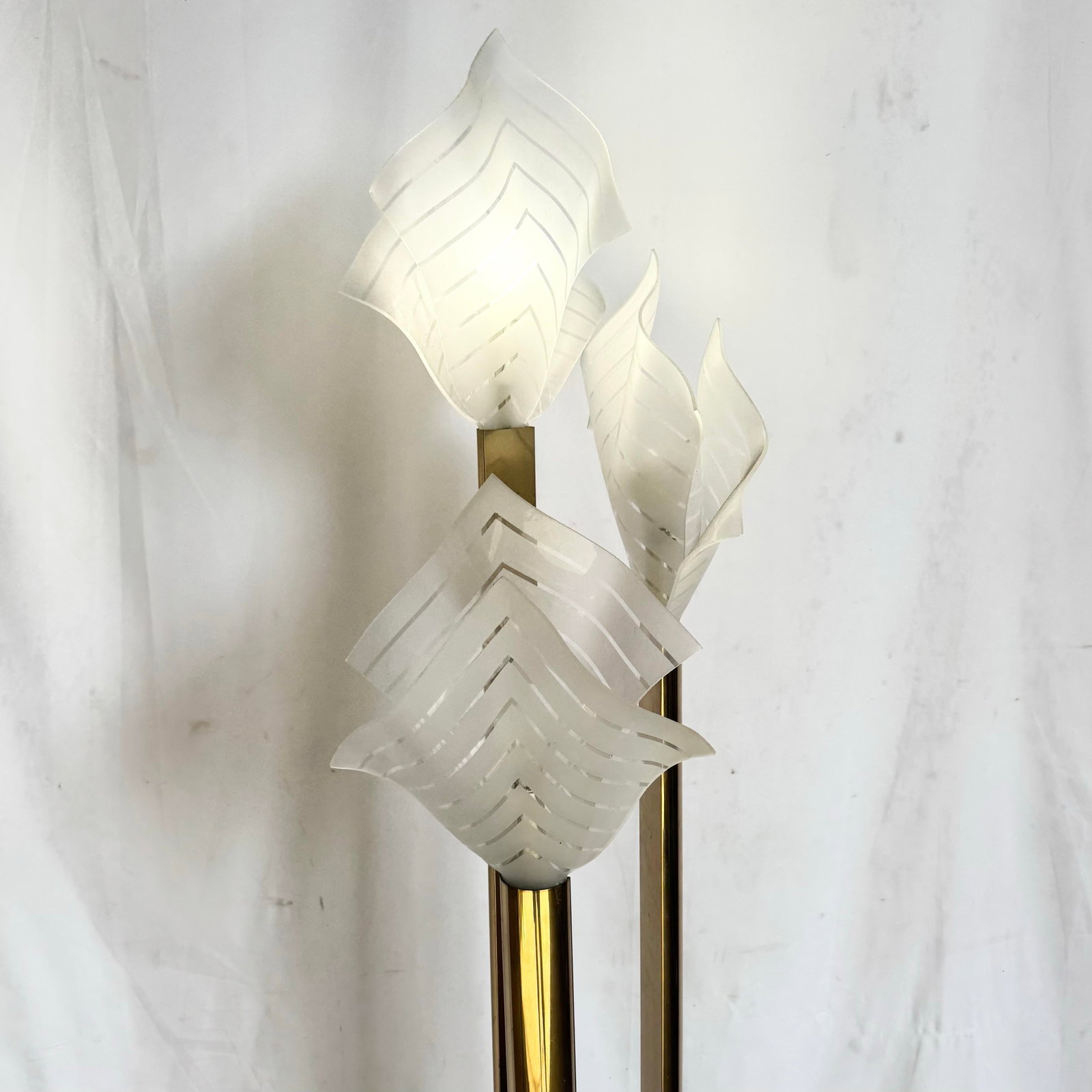 Art Deco Sculptural Acrylic and Brass Torchiere Floor Lamp With Calla Lily-Inspired Shades - 3