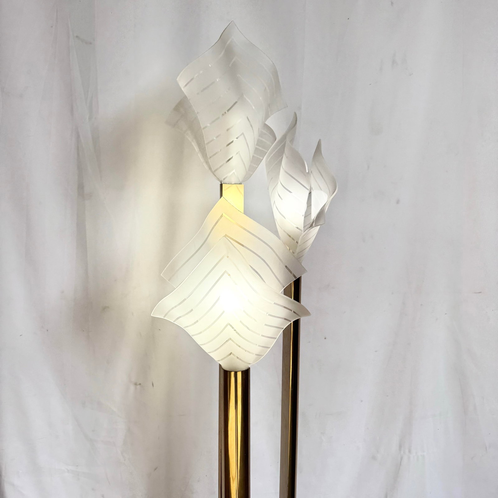 Art Deco Sculptural Acrylic and Brass Torchiere Floor Lamp With Calla Lily-Inspired Shades - 4