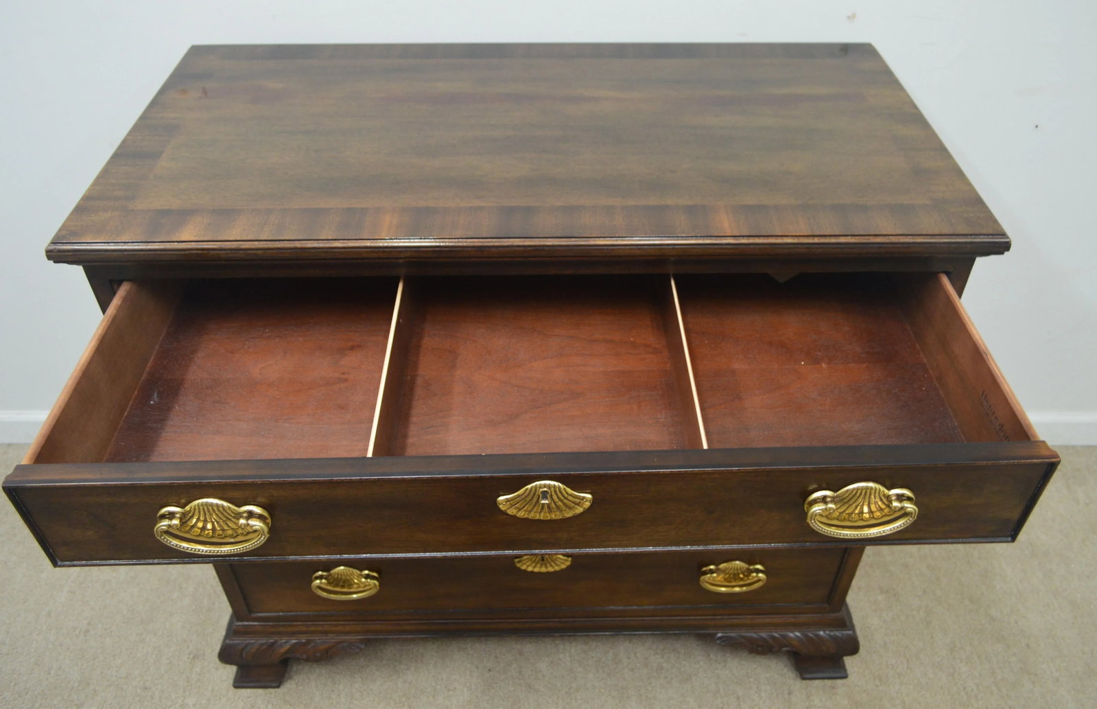 Henredon Banded Bachelor Chest of Drawers - 12