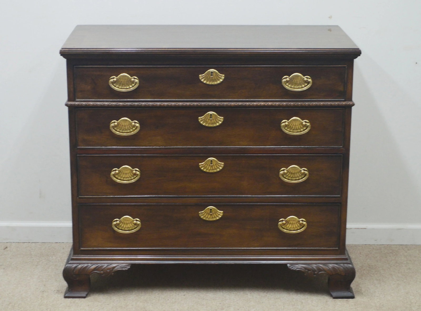 Henredon Banded Bachelor Chest of Drawers - 13