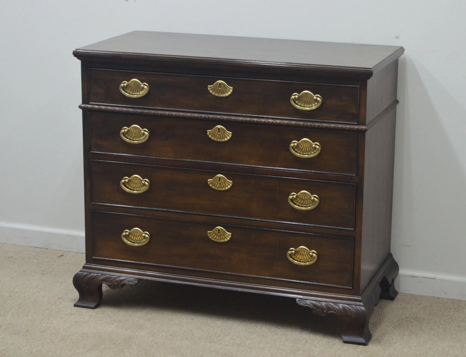Henredon Banded Bachelor Chest of Drawers - 3