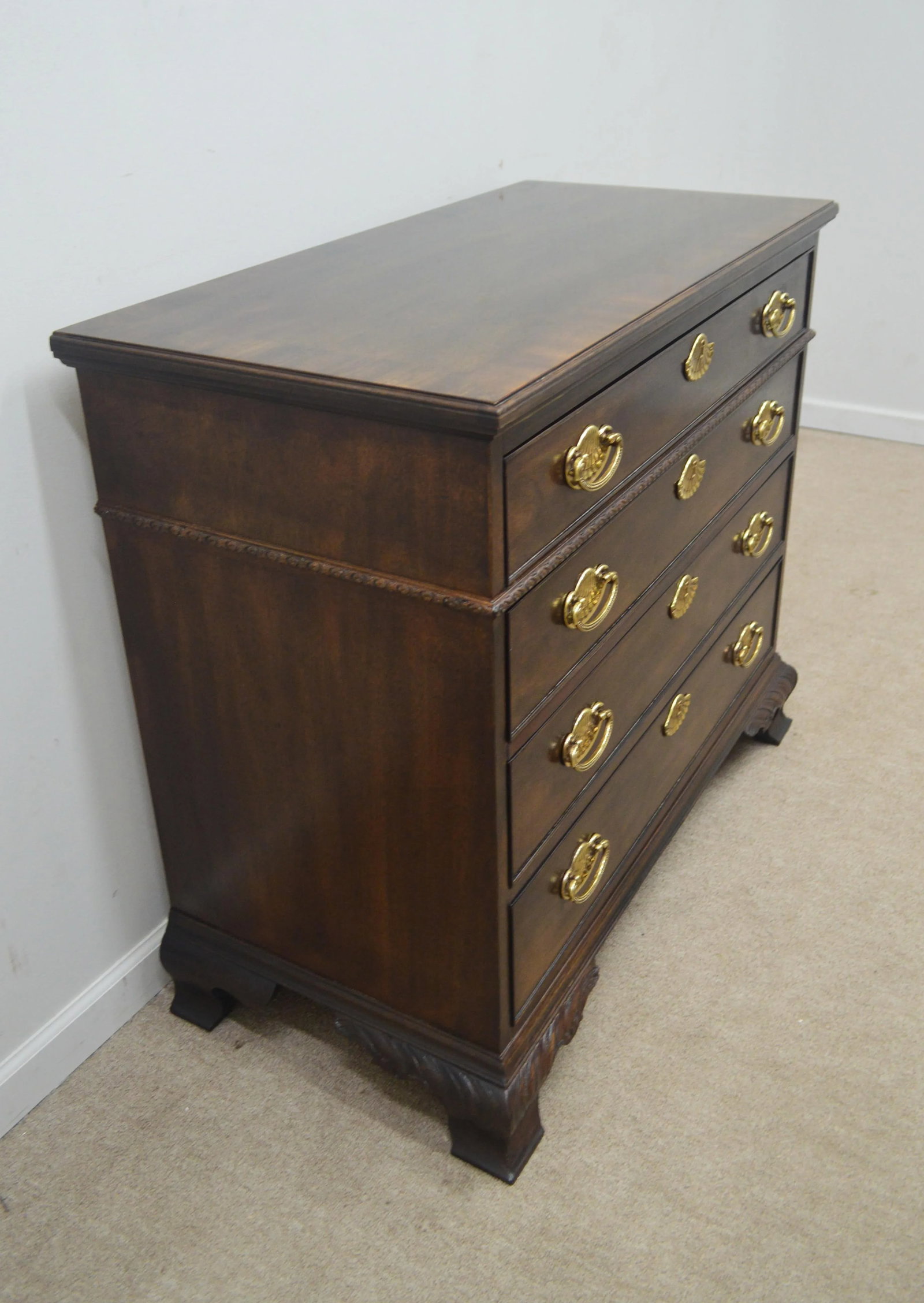 Henredon Banded Bachelor Chest of Drawers - 5