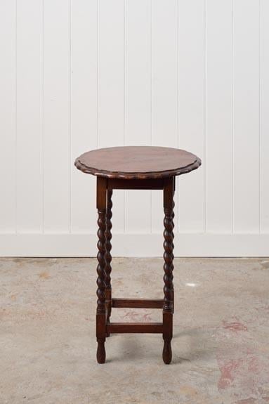 Antique English Round Oak Barley Twist Table With Scalloped Edge - 7