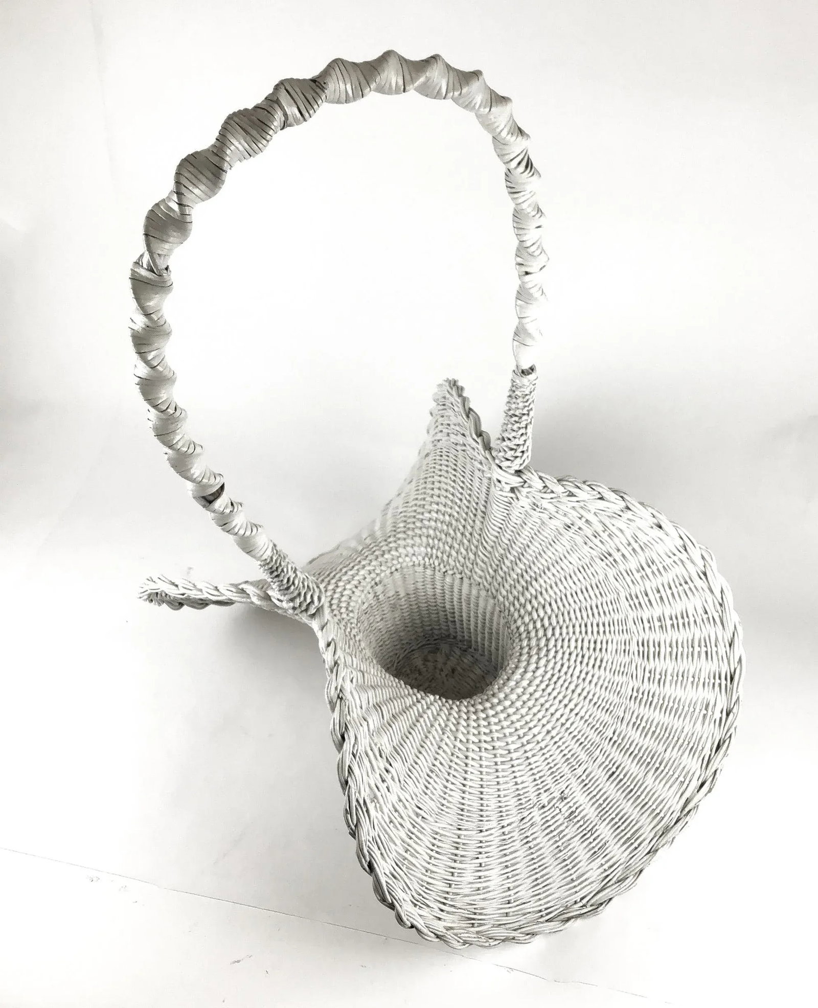 Antique White Wicker Victorian Hand Woven Artisan Butterfly Basket - 5