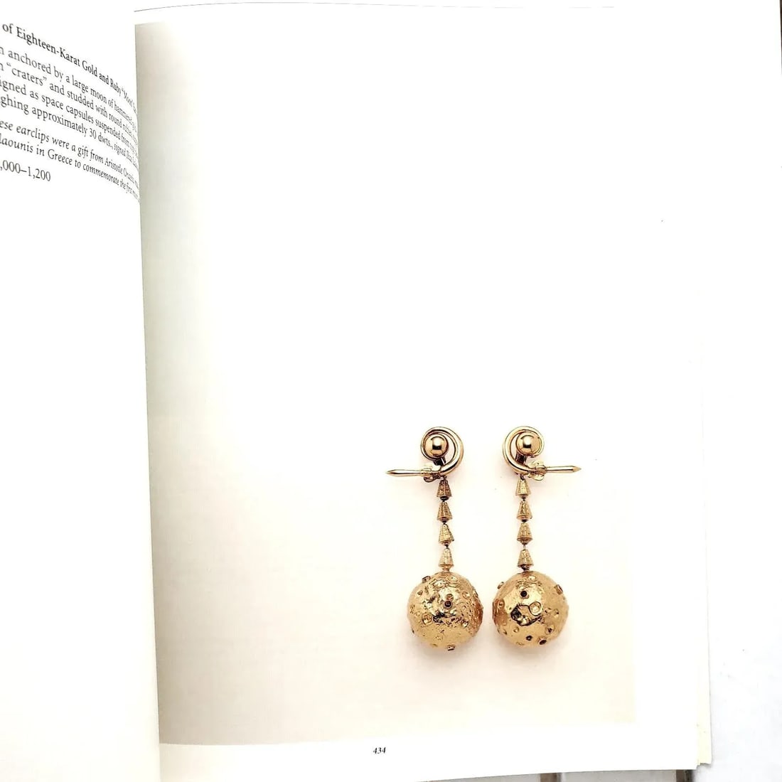 Auction Catalogue Jewelry From the Estate of Jacqueline Kennedy Onassis April 24th & 25th 1996 - 12