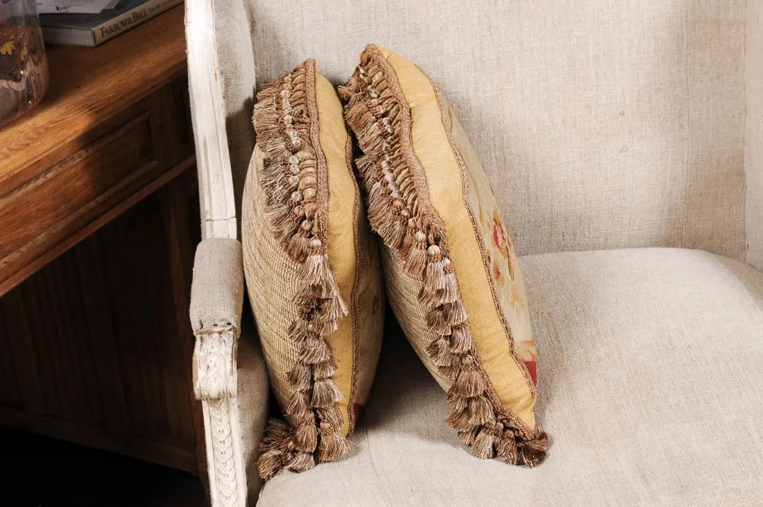 19th Century French Aubusson Tapestry Pillows with Roses and Tassels - a Pair - 10