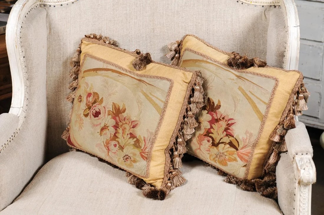 19th Century French Aubusson Tapestry Pillows with Roses and Tassels - a Pair - 4