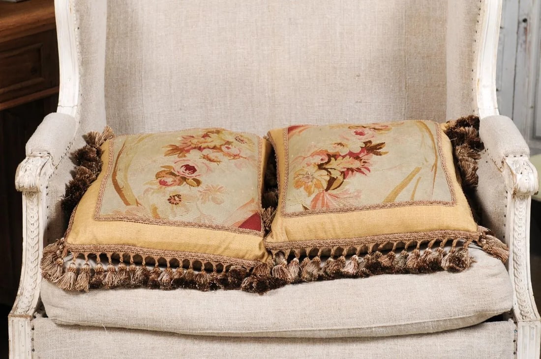 19th Century French Aubusson Tapestry Pillows with Roses and Tassels - a Pair - 5