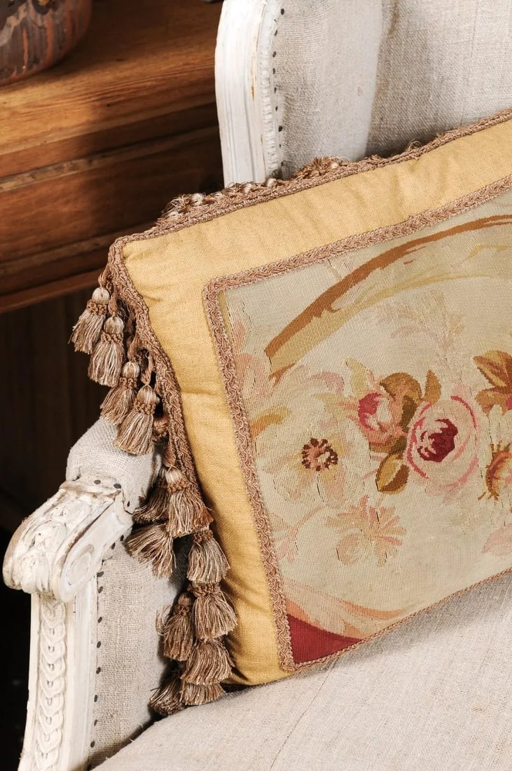 19th Century French Aubusson Tapestry Pillows with Roses and Tassels - a Pair - 7