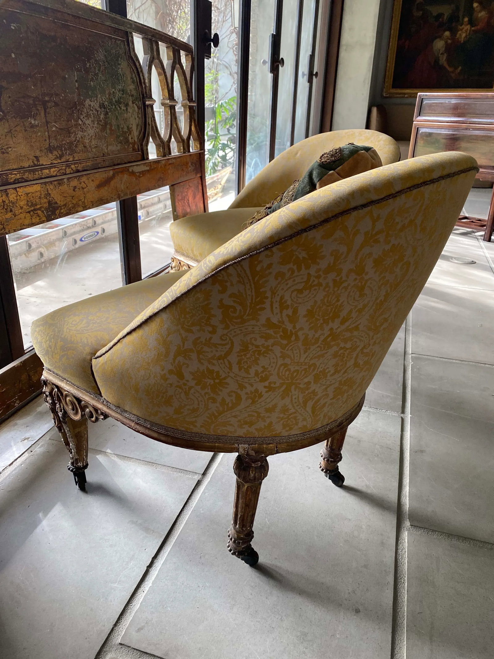 Early 20th Century Gilded Carved Wood Side Chairs With Gold Damask Fabric - a Pair - 6
