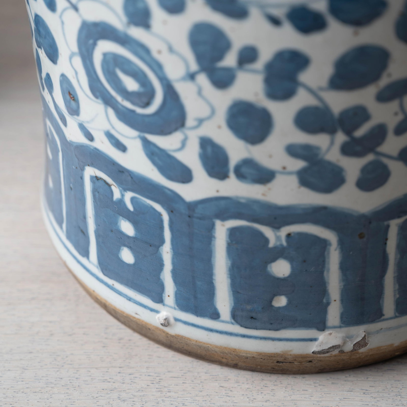 Pair of Chinese Blue and White Glazed Jars With Foo Dog Finials - 7