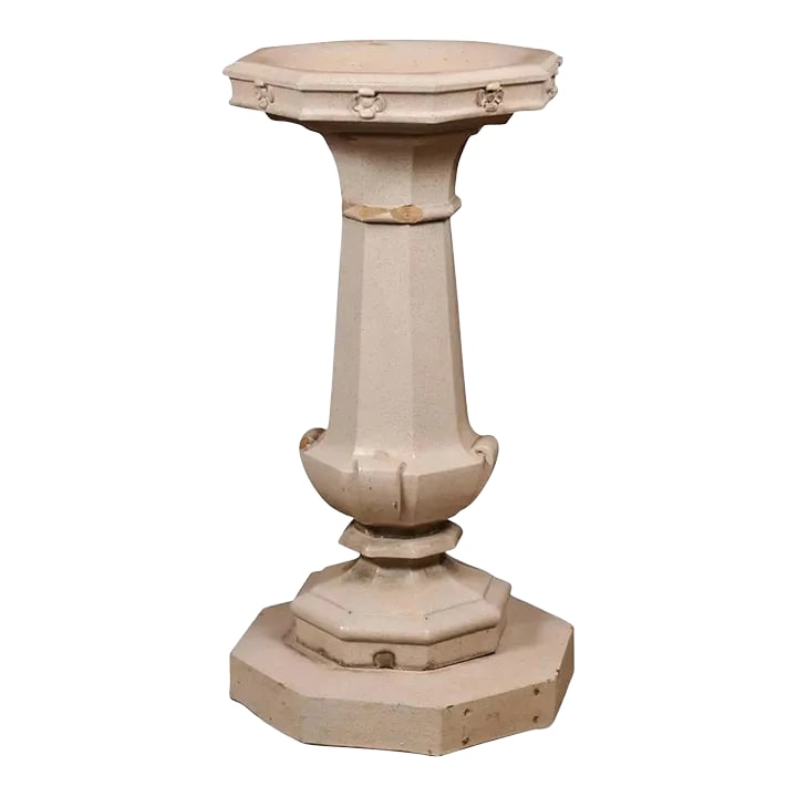English Turn of the Century Glazed Pottery Bird Bath with Carved Flowers, 1900s: An English turn of the century glazed pottery bird bath from the early 20th century, with octagonal top, carved flowers, tapered pedestal and stepped base. Created in England at the Turn of the Centur