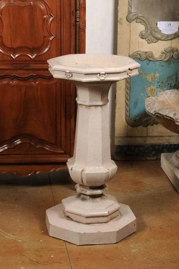 English Turn of the Century Glazed Pottery Bird Bath with Carved Flowers, 1900s - 3