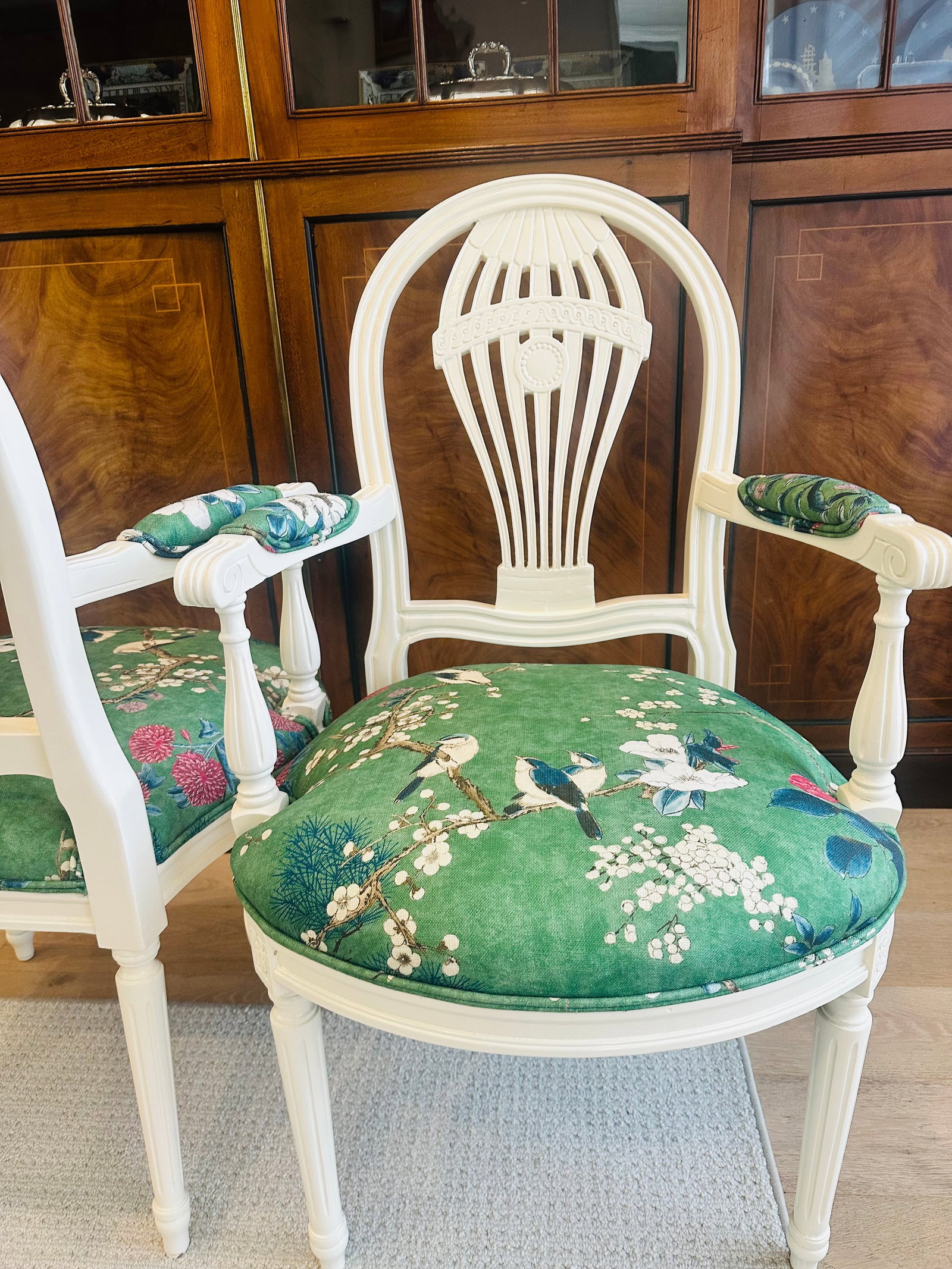 20th-Century Louis XVI Style Neoclassical Armchairs, Newly Reimagined - Thibaut Katsura in Emerald - 2