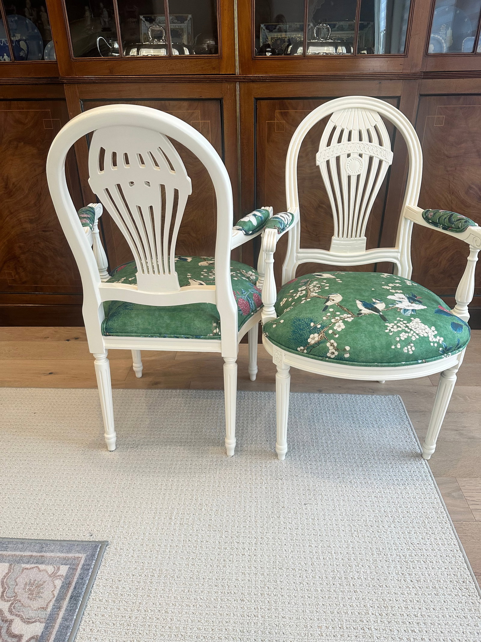 20th-Century Louis XVI Style Neoclassical Armchairs, Newly Reimagined - Thibaut Katsura in Emerald - 3