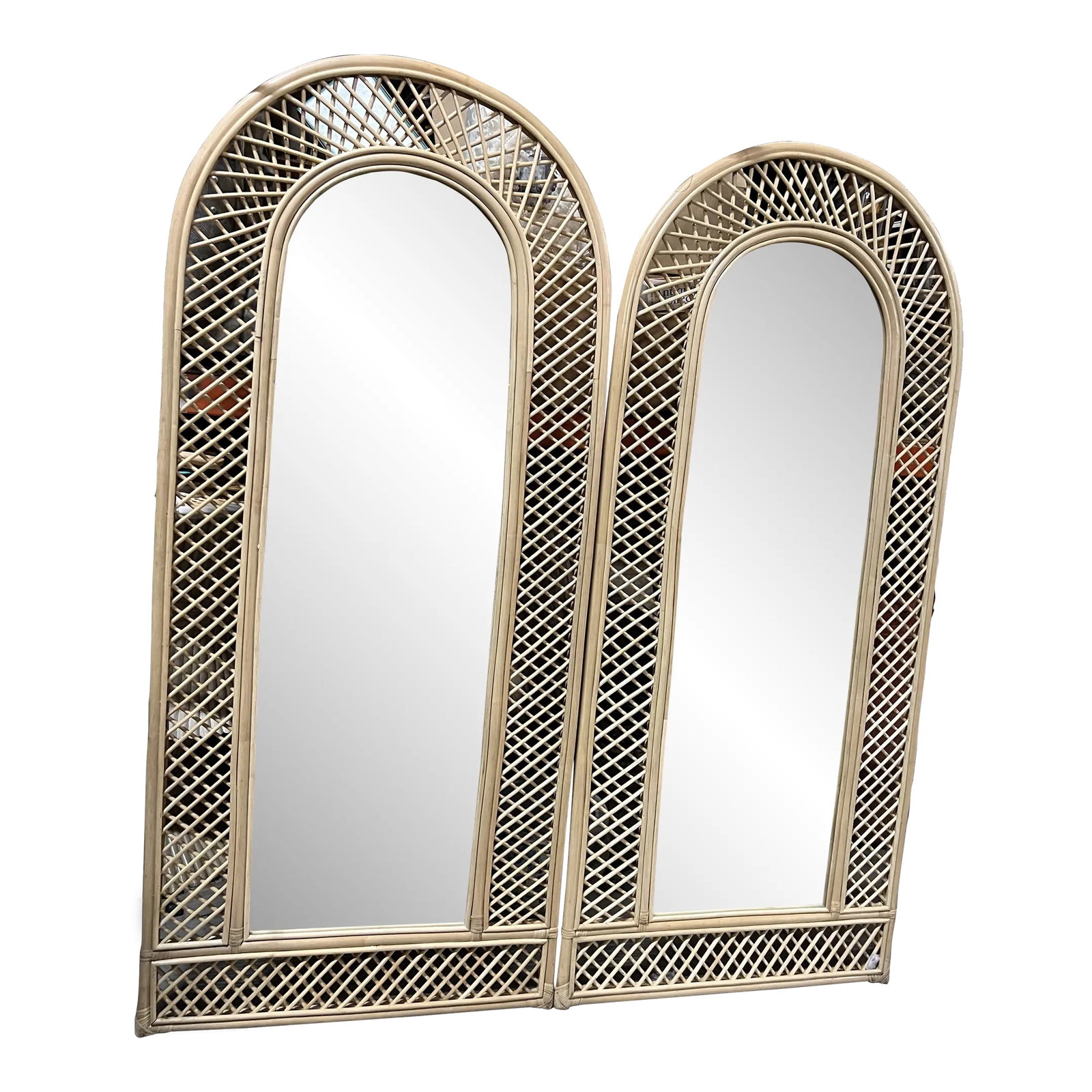 Oversized Hand Woven Bamboo Floor Mirror: This is a beautiful bamboo floor mirror. It would look perfect in any home as an eye catching addition. Great for a business or fitting rooms Space. Please check out my other listings! Condition: