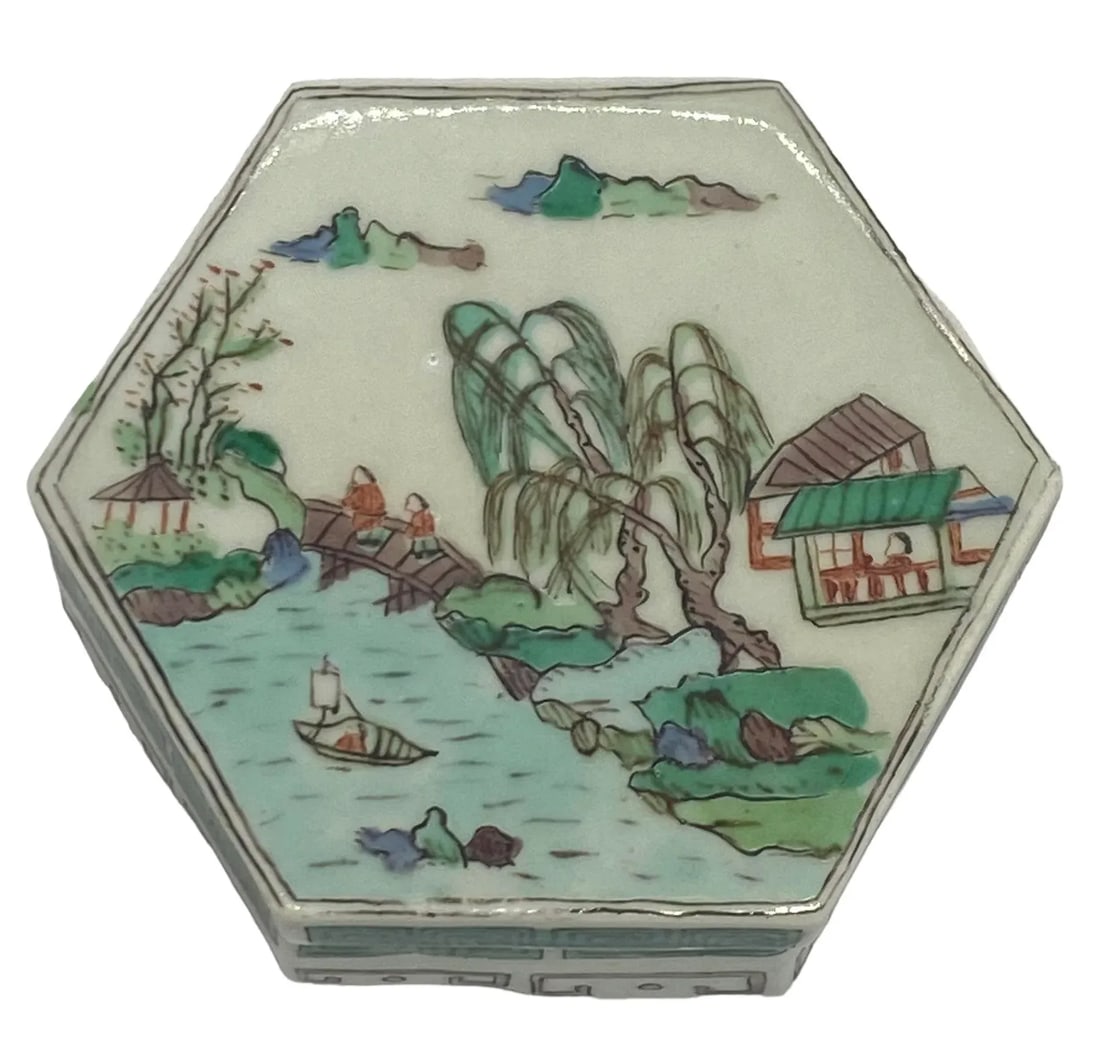 Early 20th Century Small Chinese Famille Verte Hexagonal Porcelain Hand Painted Boxes With Lids - Se - 4