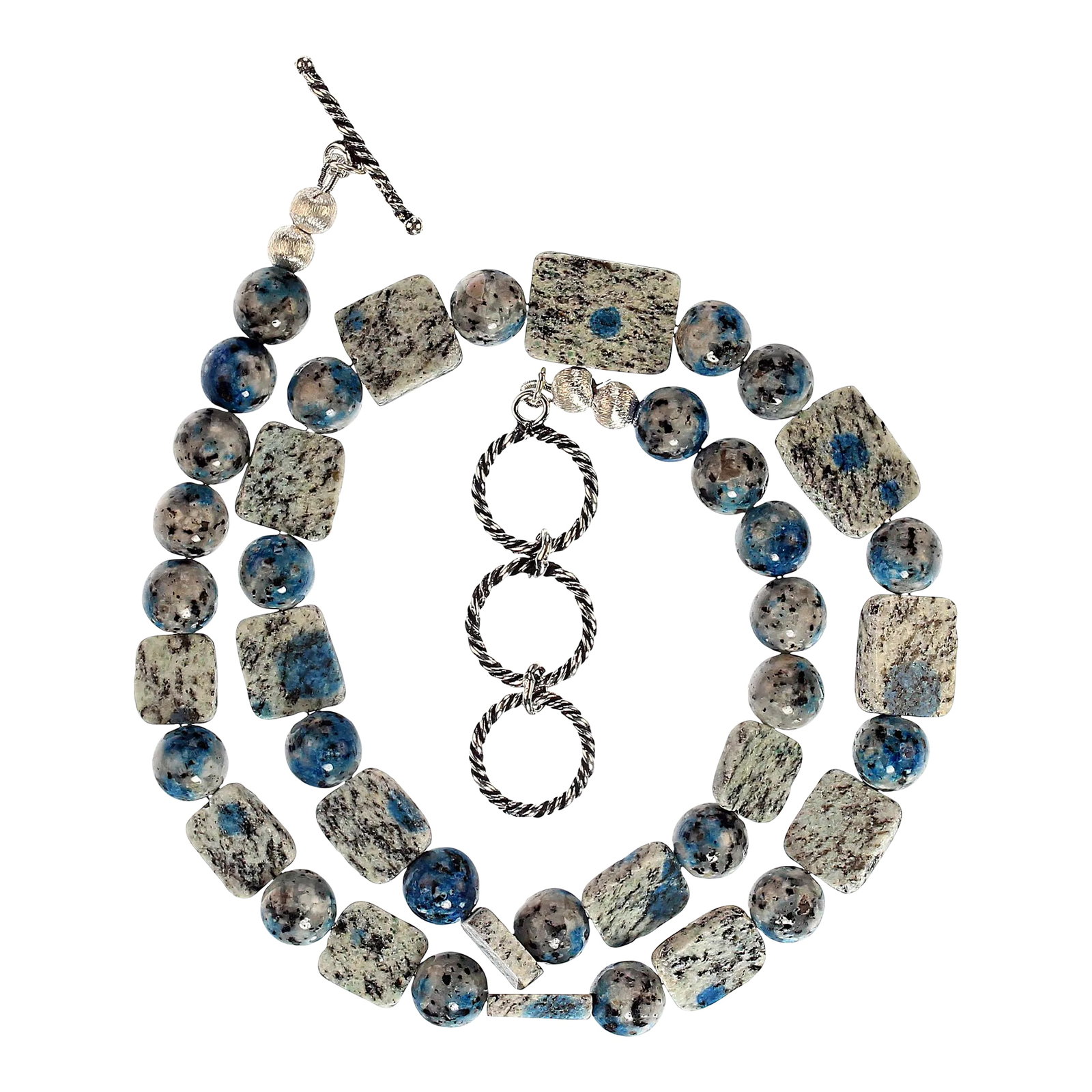 'K2' Blue and White Jasper Necklace: This is part of Chairish's Costume Jewelry assortment Chic 18-Inch Blue and White Jasper Necklace - Perfect for Summer Style Add a fresh and vibrant touch to your summer wardrobe with this delightful 