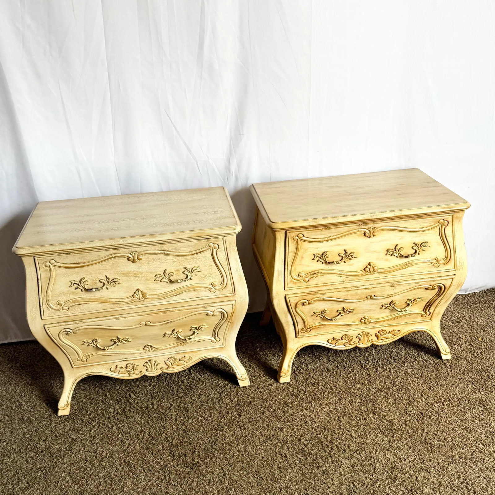 Vintage Italian Wooden Bombe Nighstands/Commodes With Cream Distressed Crackle Finish - A Pair - 8