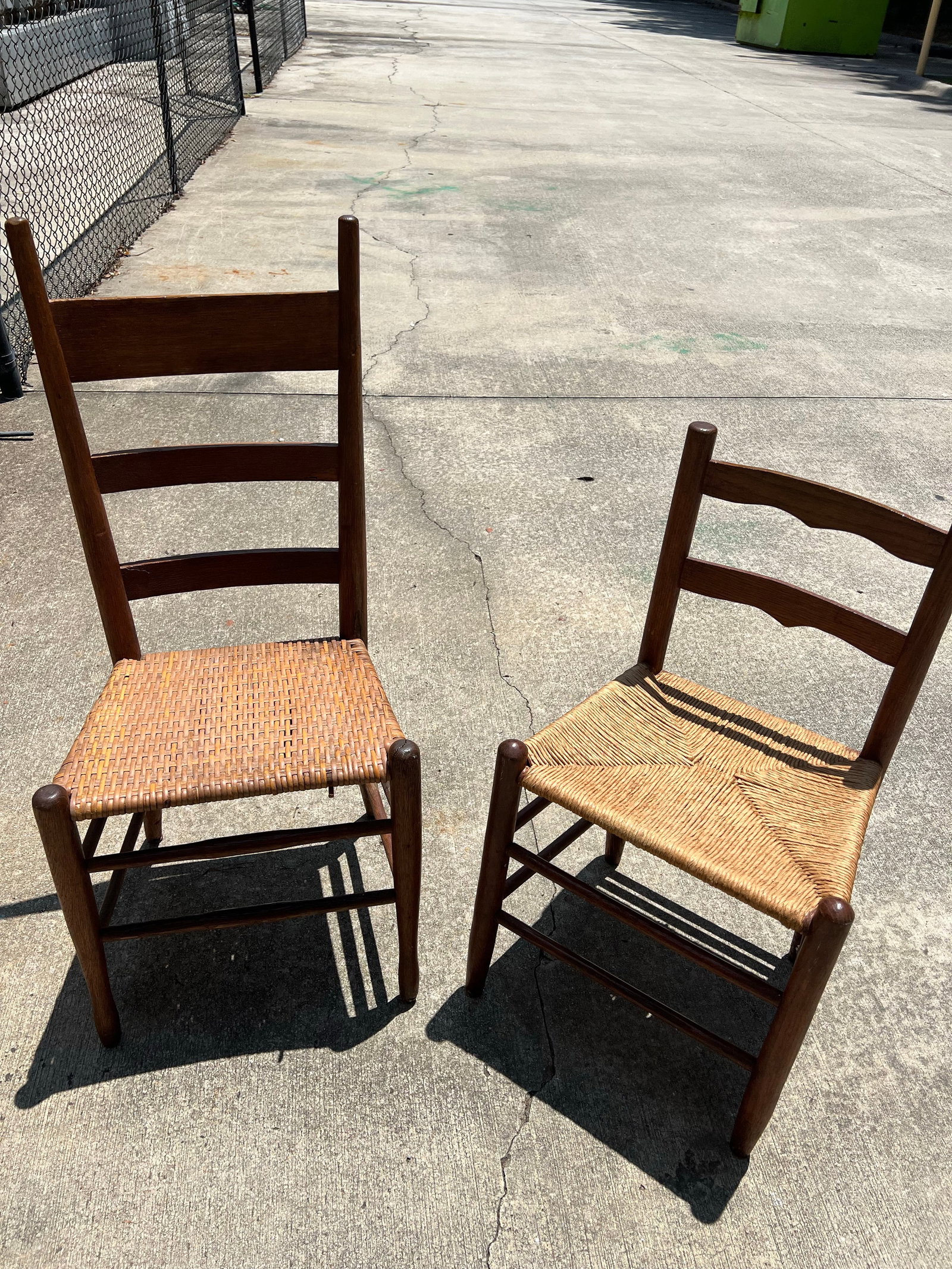 Pair of 1970s Americana Ladder Back Chairs - 8