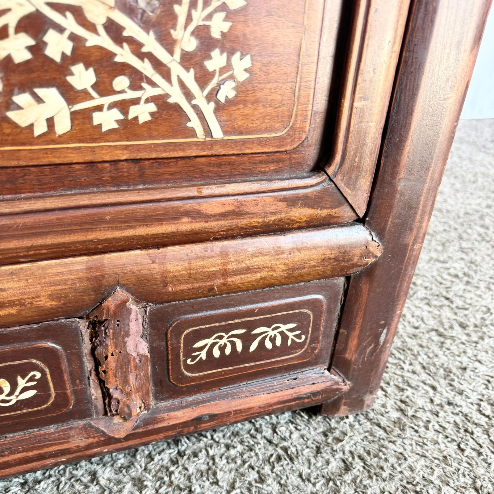 Antique Chinese Qing Dynasty Style Inlayed and Carved Storage Chair - 10