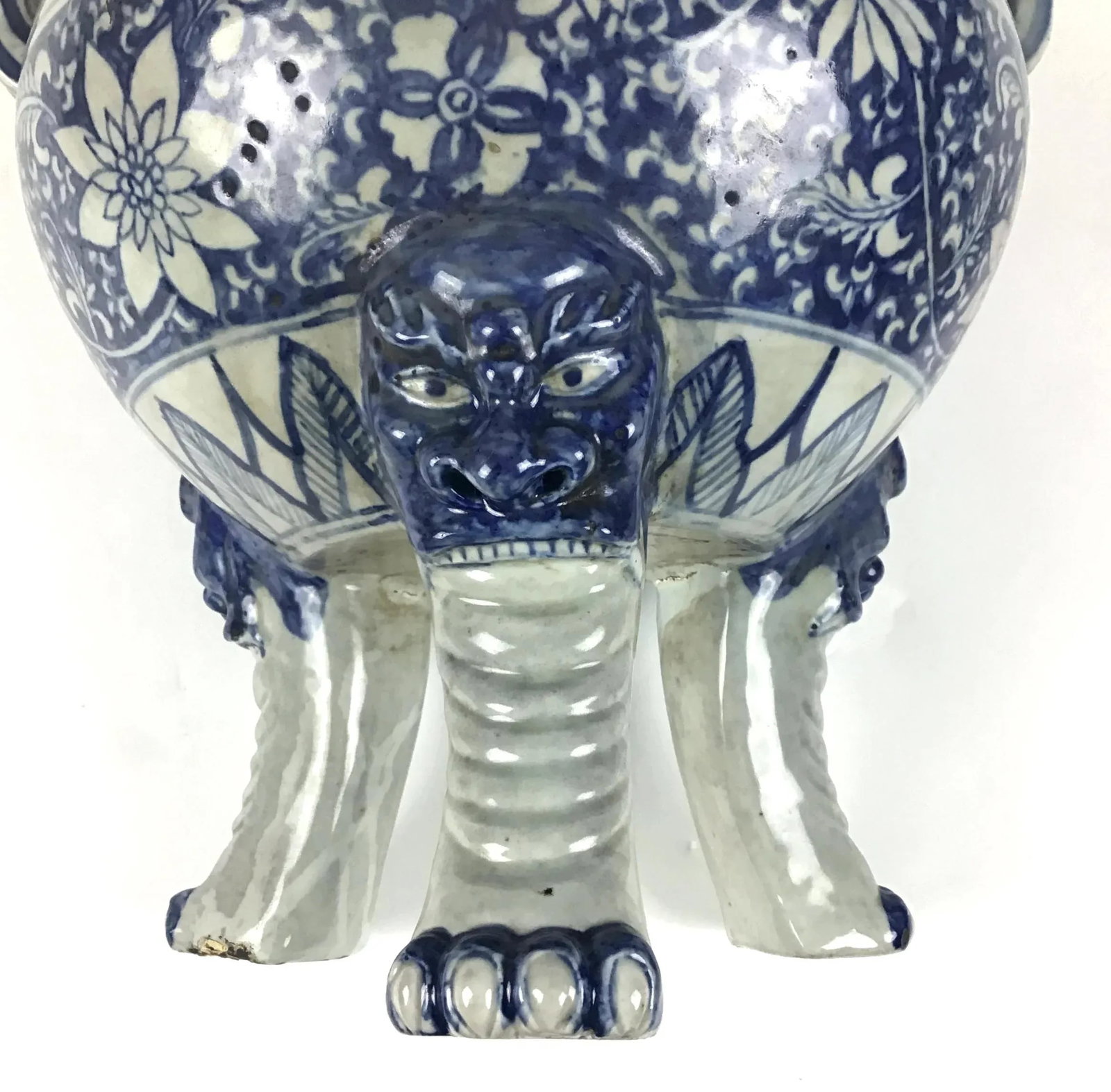 Antique Chinese Blue and White Tripod Incense Burner - 8