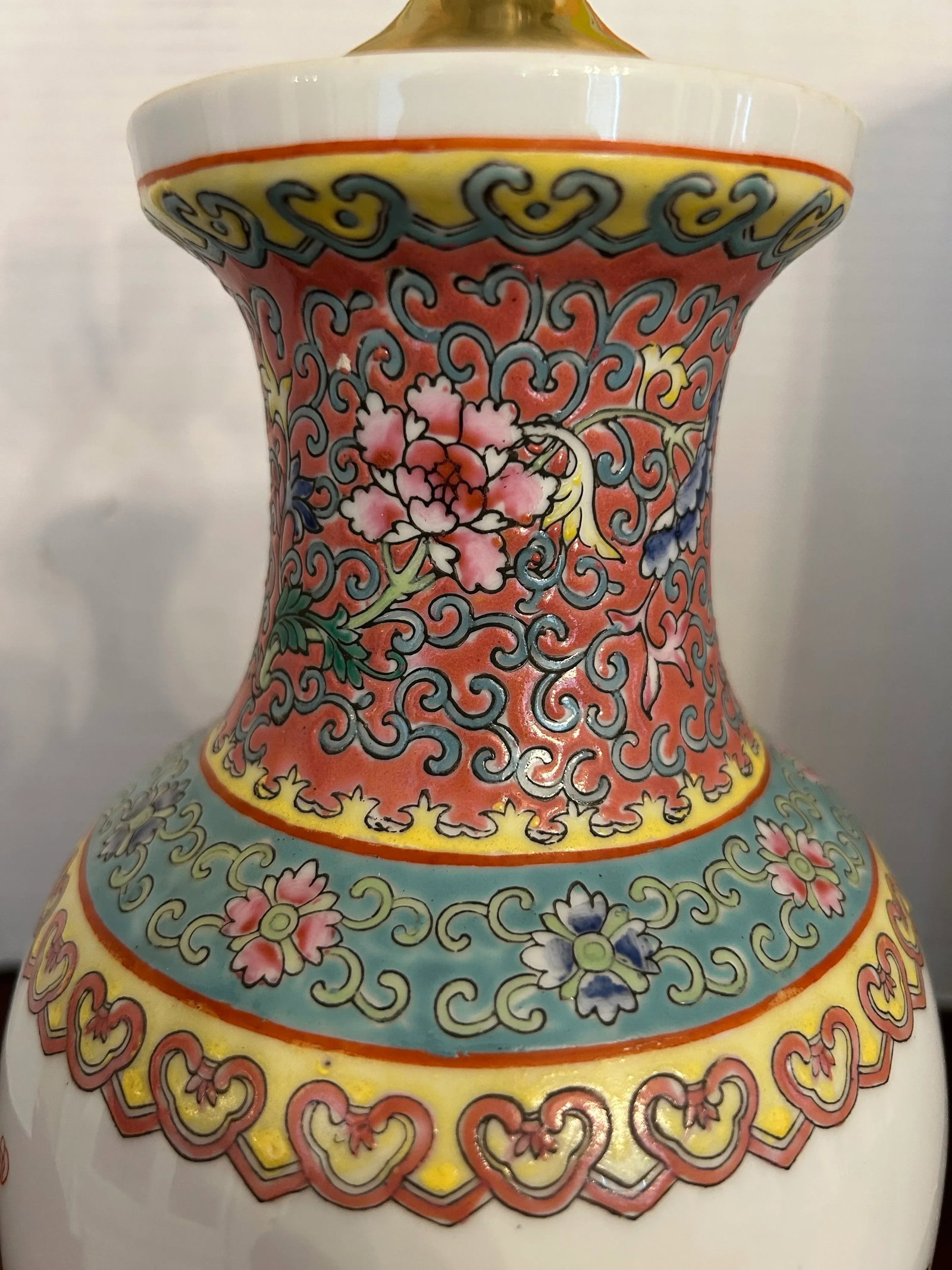 Vintage Famille Rose Table Lamp - 4