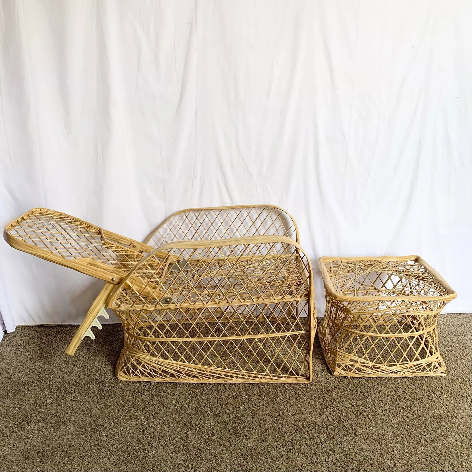 Mid Century Modern Spun Fiber Glass Adjustable Lounge Chair With Ottoman - 4