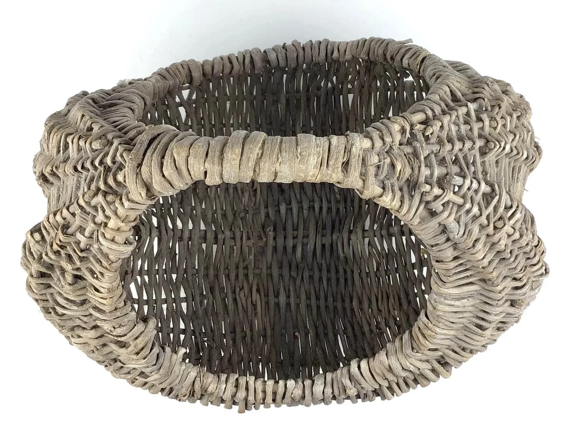 18th Century French Grape Gathering Basket - 8