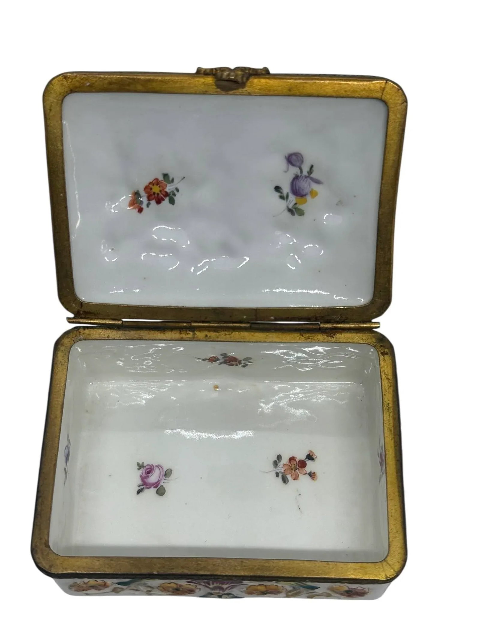 Late 19th Century Capodimonte Porcelain Hand-Painted Rectangle Shape Hindged Lid Trinket Box With Pl - 8