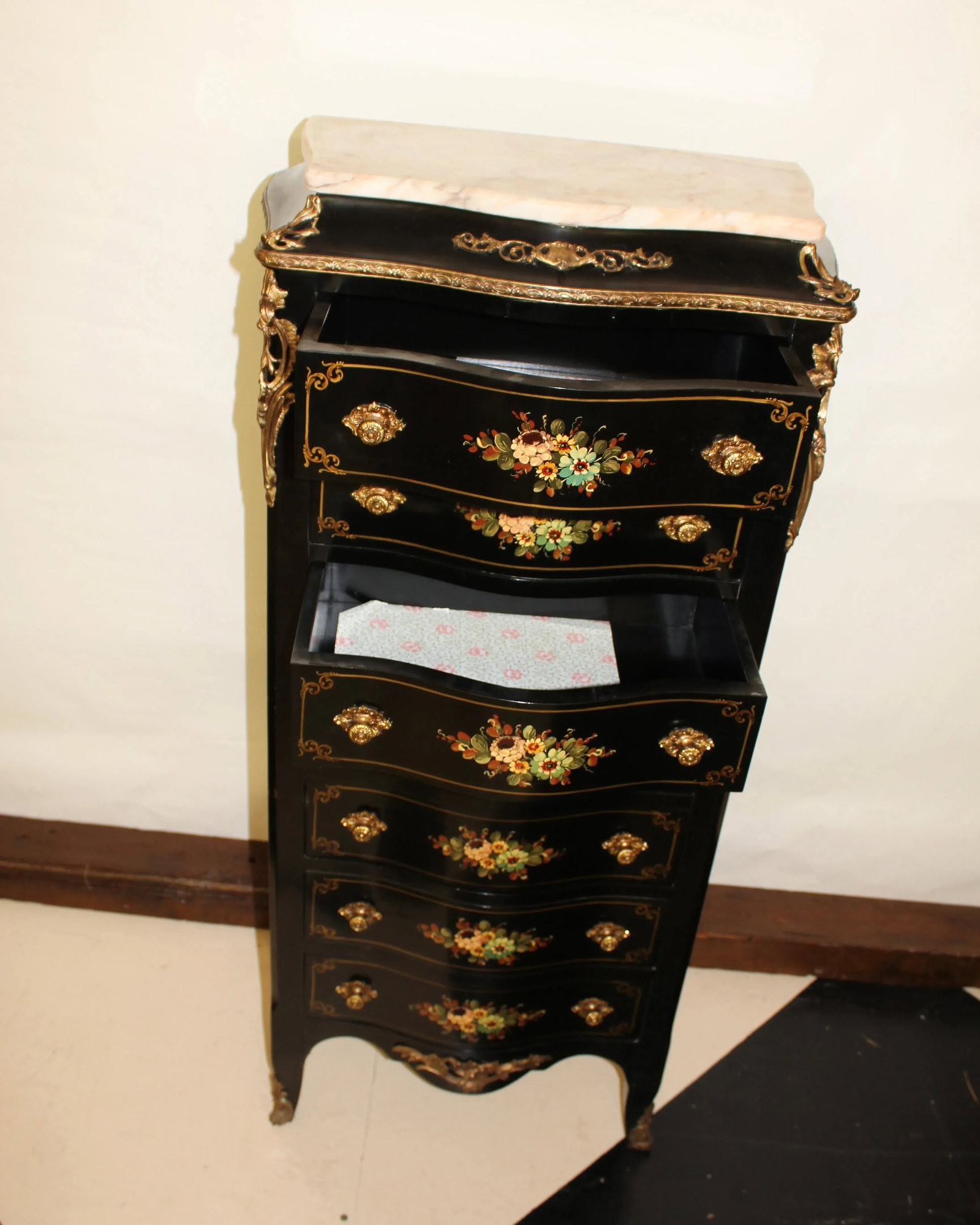 Black Regency Chest of Seven Drawers With Handpainted Floral Accents, Marble Top, and Brass Mounting - 4
