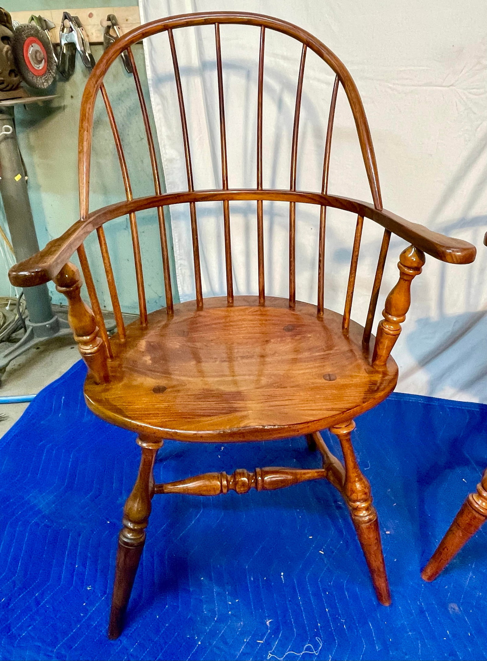 1980s Fredrick Duckloe Sack Back Windsor Chairs, a Pair - 2