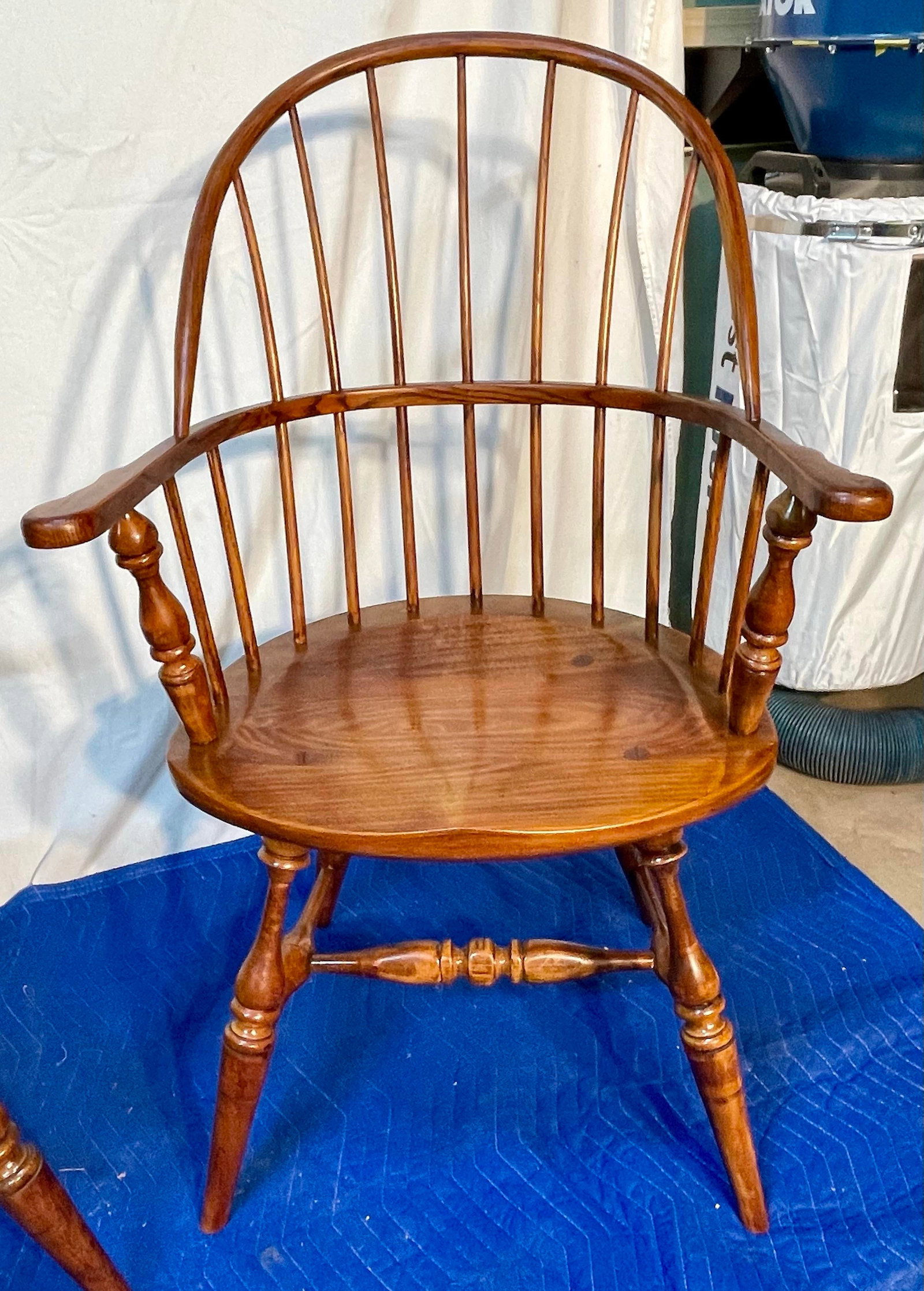 1980s Fredrick Duckloe Sack Back Windsor Chairs, a Pair - 3