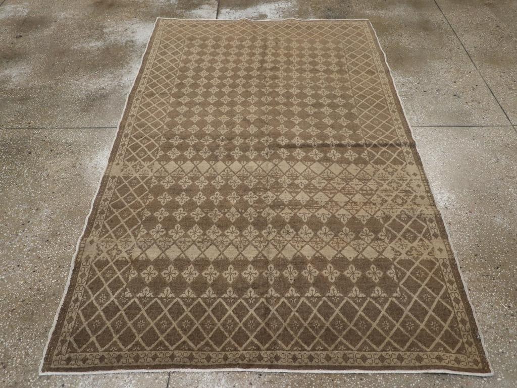 Galerie Shabab Collection Mid-20th Century Turkish Sivas Accent Rug - 2