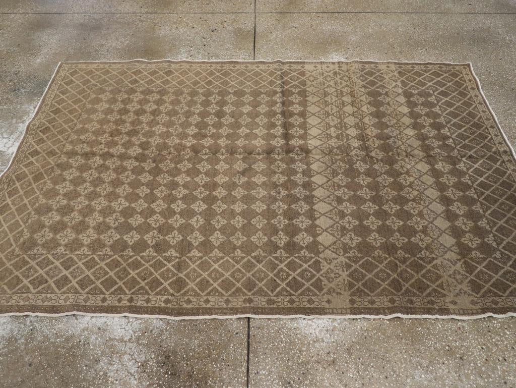 Galerie Shabab Collection Mid-20th Century Turkish Sivas Accent Rug - 3