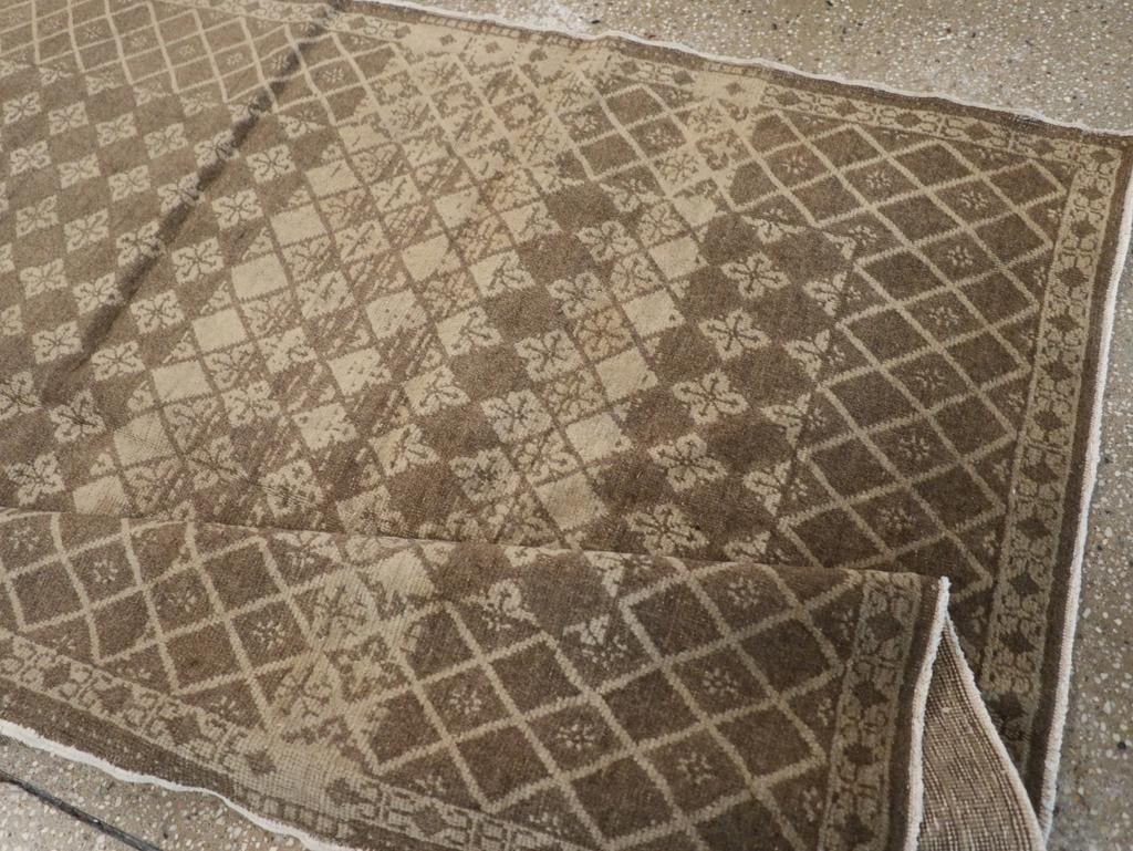 Galerie Shabab Collection Mid-20th Century Turkish Sivas Accent Rug - 6