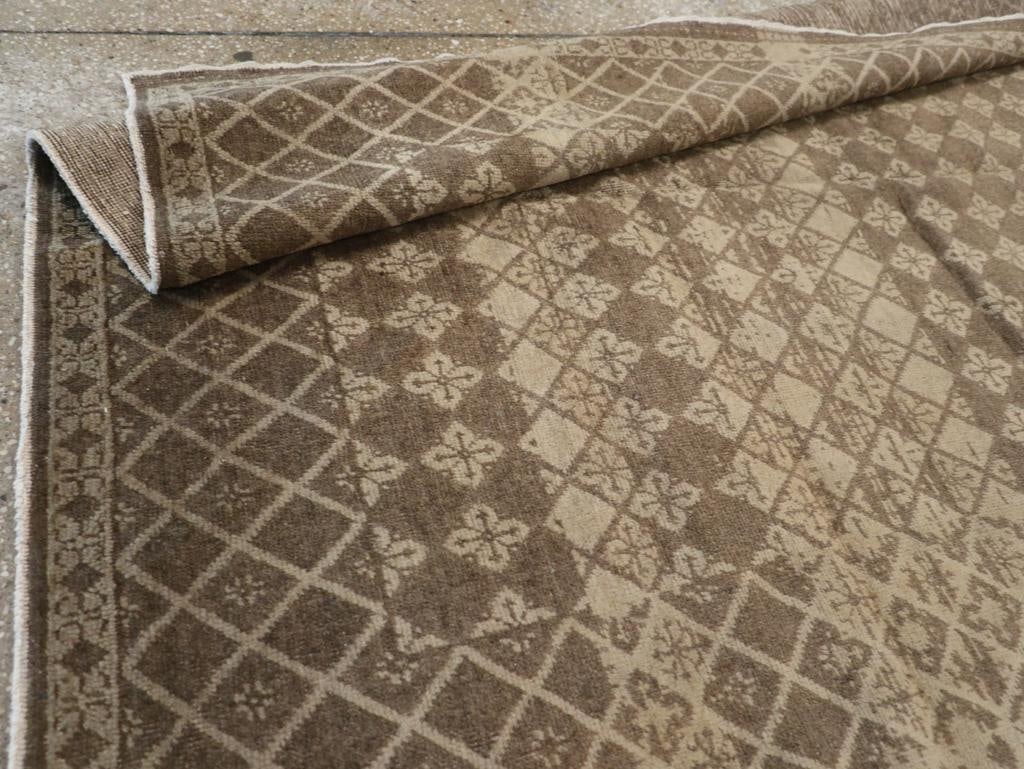 Galerie Shabab Collection Mid-20th Century Turkish Sivas Accent Rug - 7