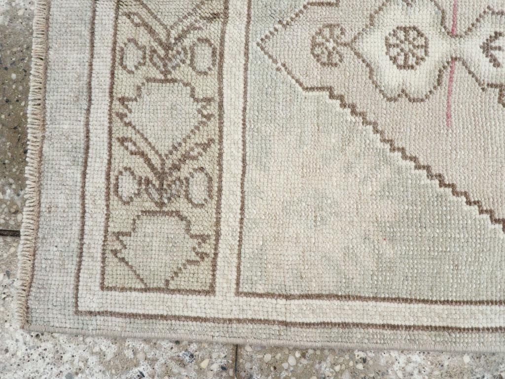 Galerie Shabab Collection Mid-20th Century Turkish Oushak Throw Rug - 5