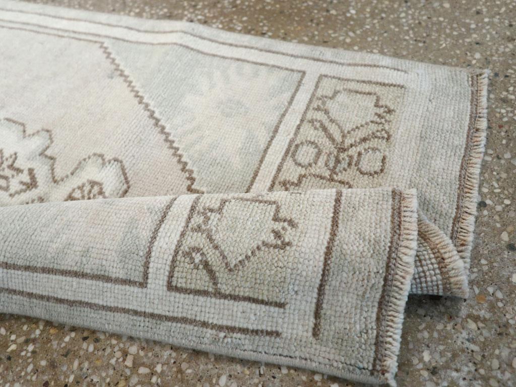 Galerie Shabab Collection Mid-20th Century Turkish Oushak Throw Rug - 7