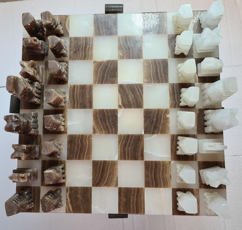 1980s Rare and Distinct Handcrafted Onyx and Marble Chess Set on Jacobean Style Wooden Frame - 13