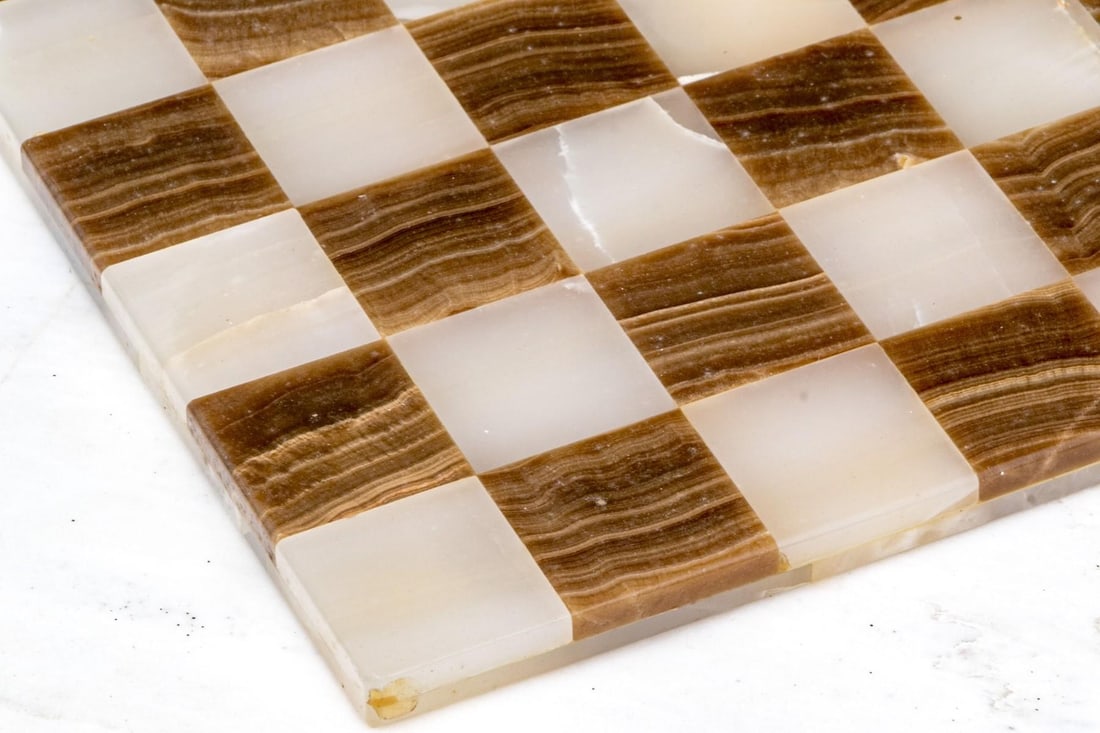1980s Rare and Distinct Handcrafted Onyx and Marble Chess Set on Jacobean Style Wooden Frame - 8