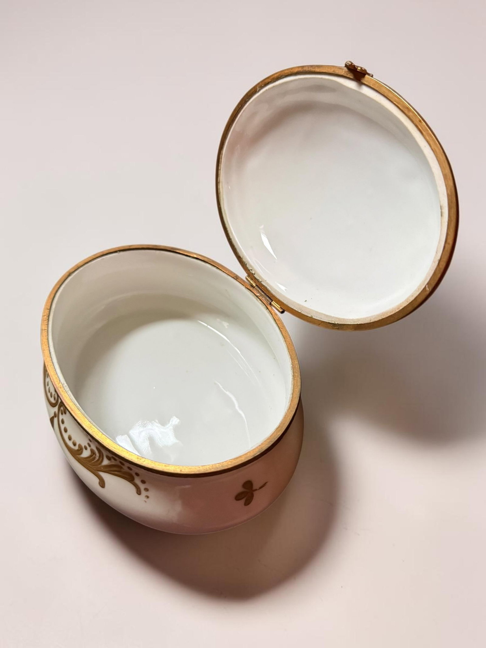 Signed Hand Painted Antique Porcelain Hinged Oval Dresser Box or Jewelry Casket. - 3