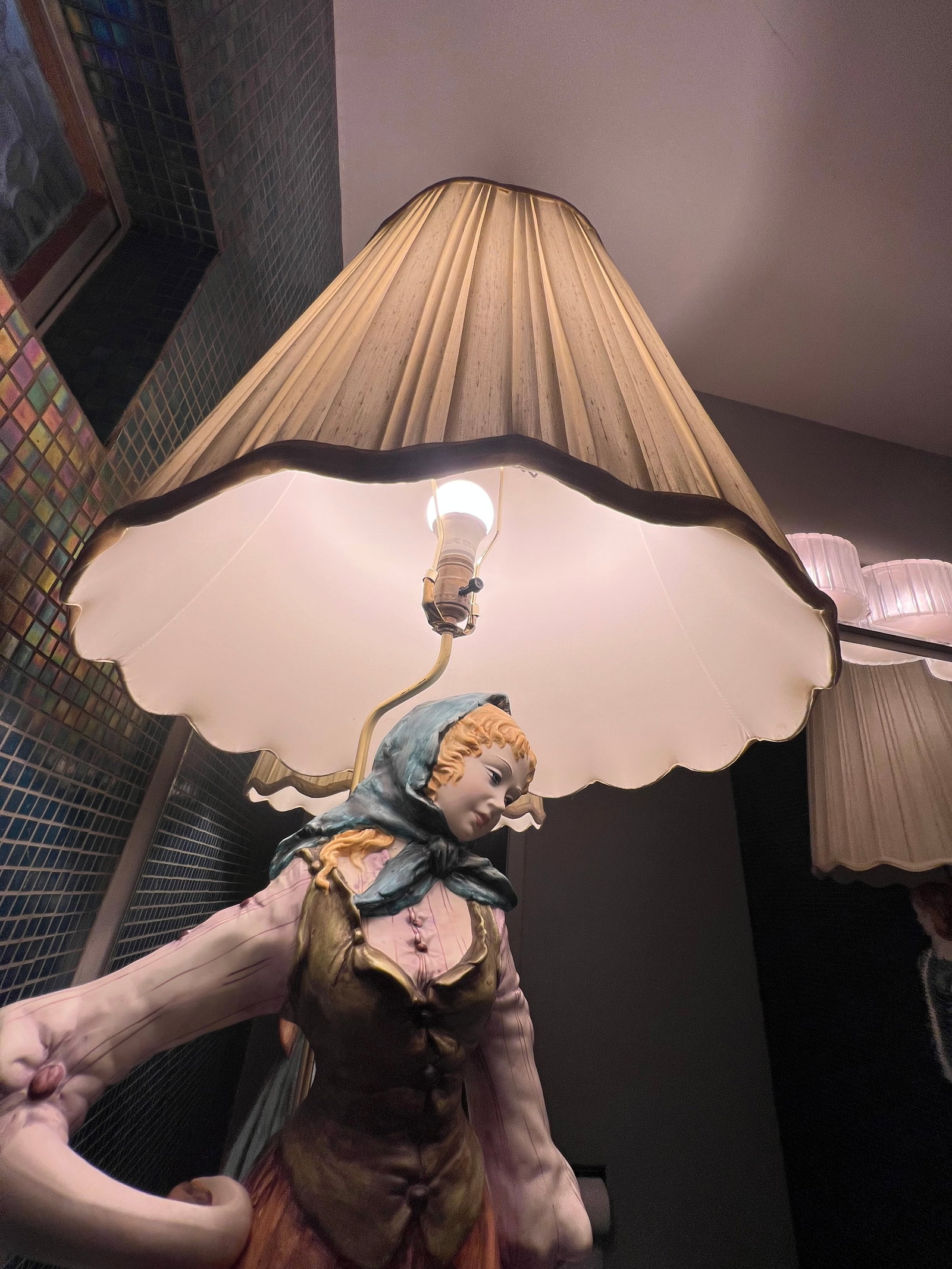 Mid 19th Century Mid Century Modern Ceramic Lamp Mary With Lamb - 6