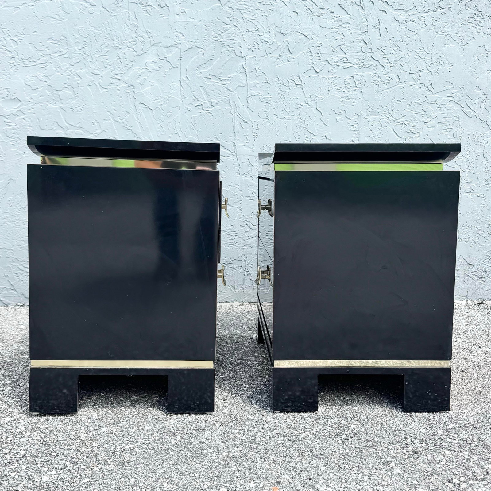 Chinoiserie Black Gloss Laminate Nightstands With Gold Accents - A Pair - 8