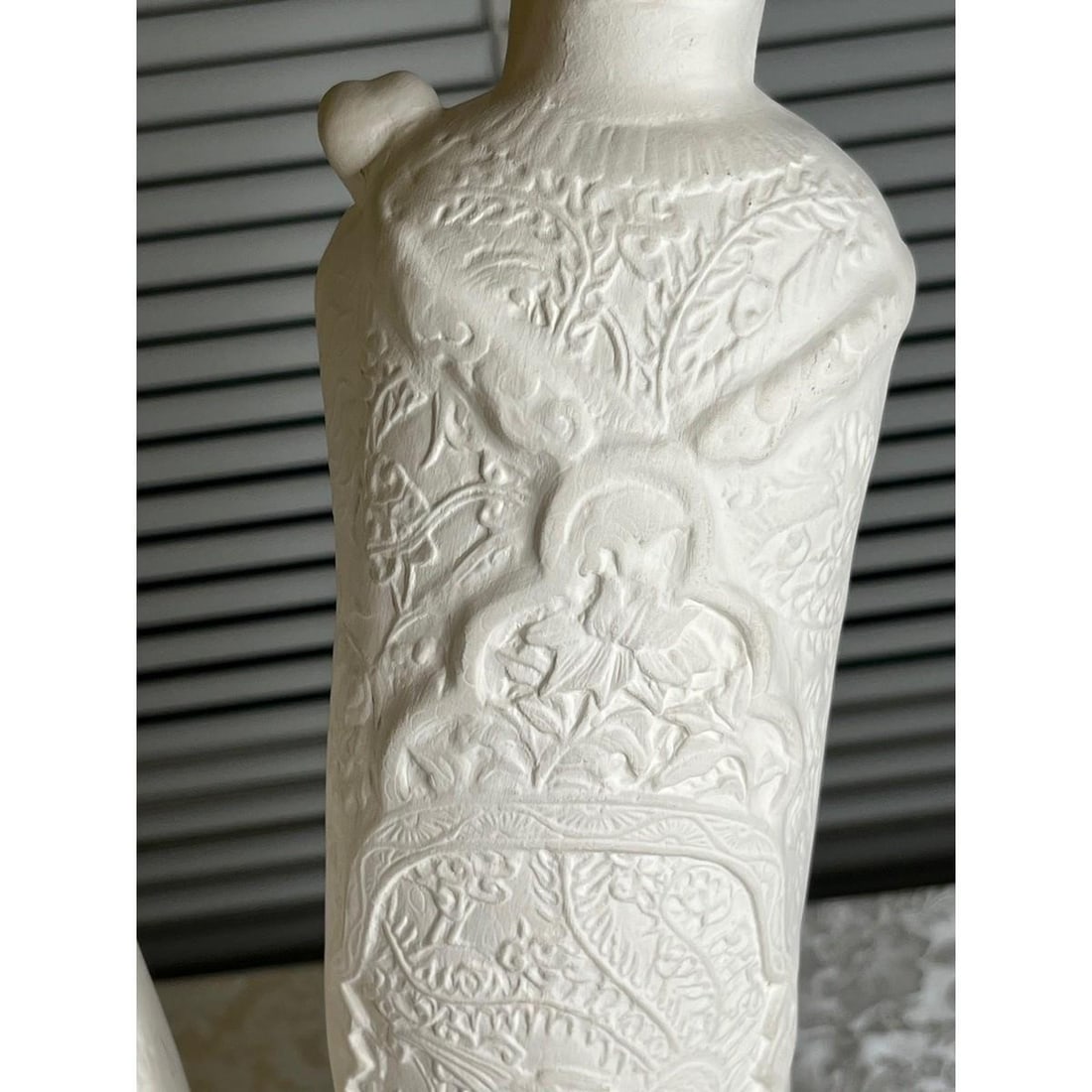 Vintage 22" Chinese Emperor & Empress Chalkware Statues - White Mid Century, A Pair - 14